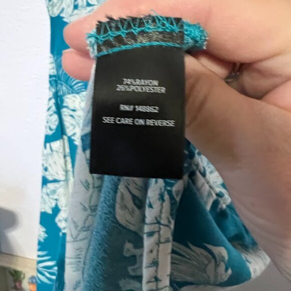 Torrid tropical floral V neck blouse size 3 - Picture 3 of 4